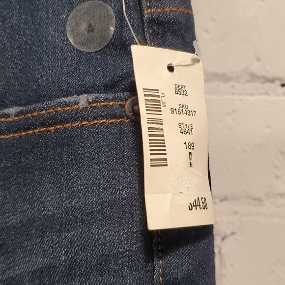 Aeropostale cuffed midi low rise jean shorts NWT - Picture 2 of 5